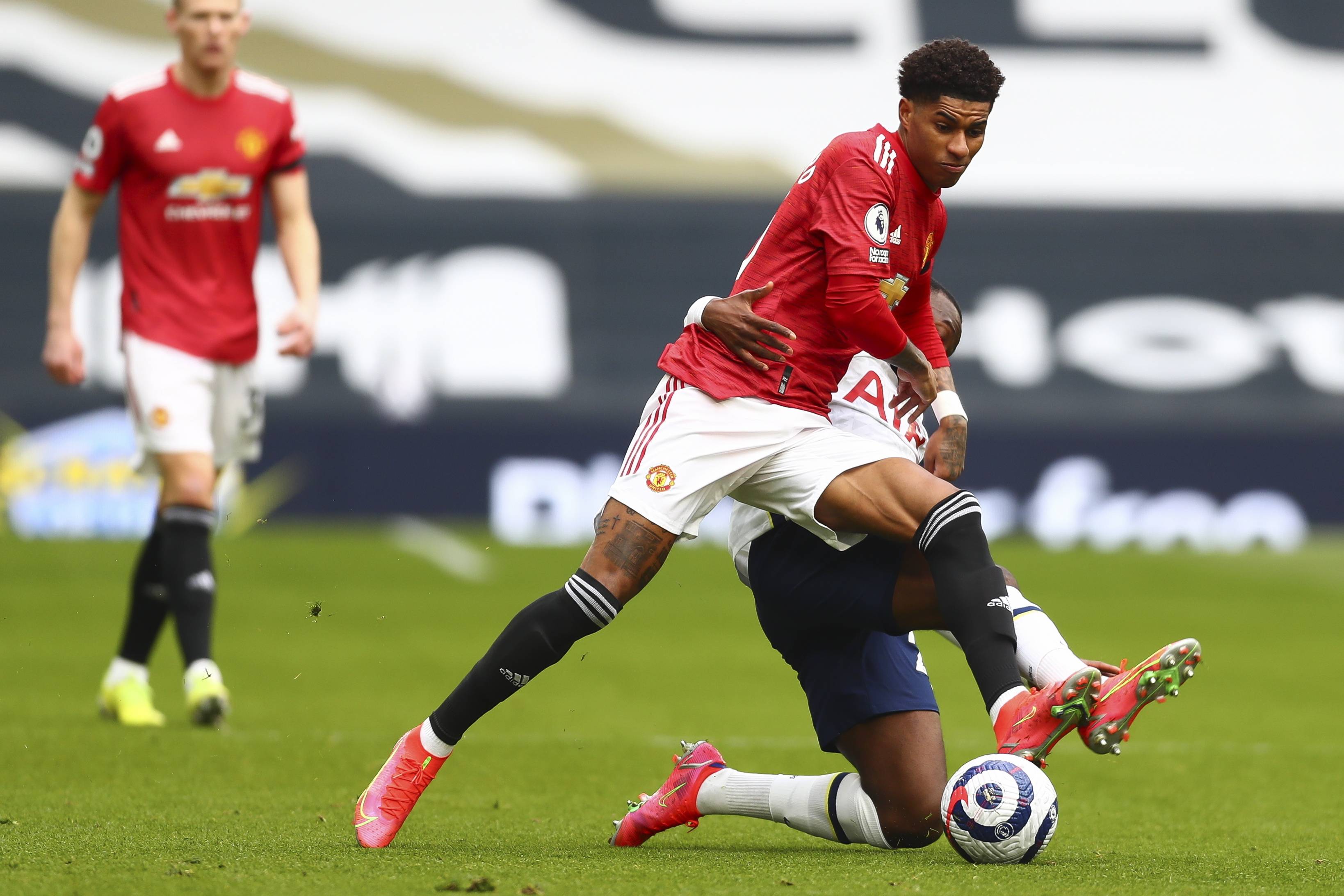 大幅攀升 大幅攀升